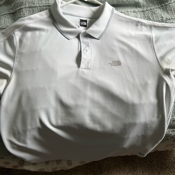 Lot of 7 short sleeved shirts! Under Armour, North Face, Fila, Izod, and more! - Picture 2 of 14